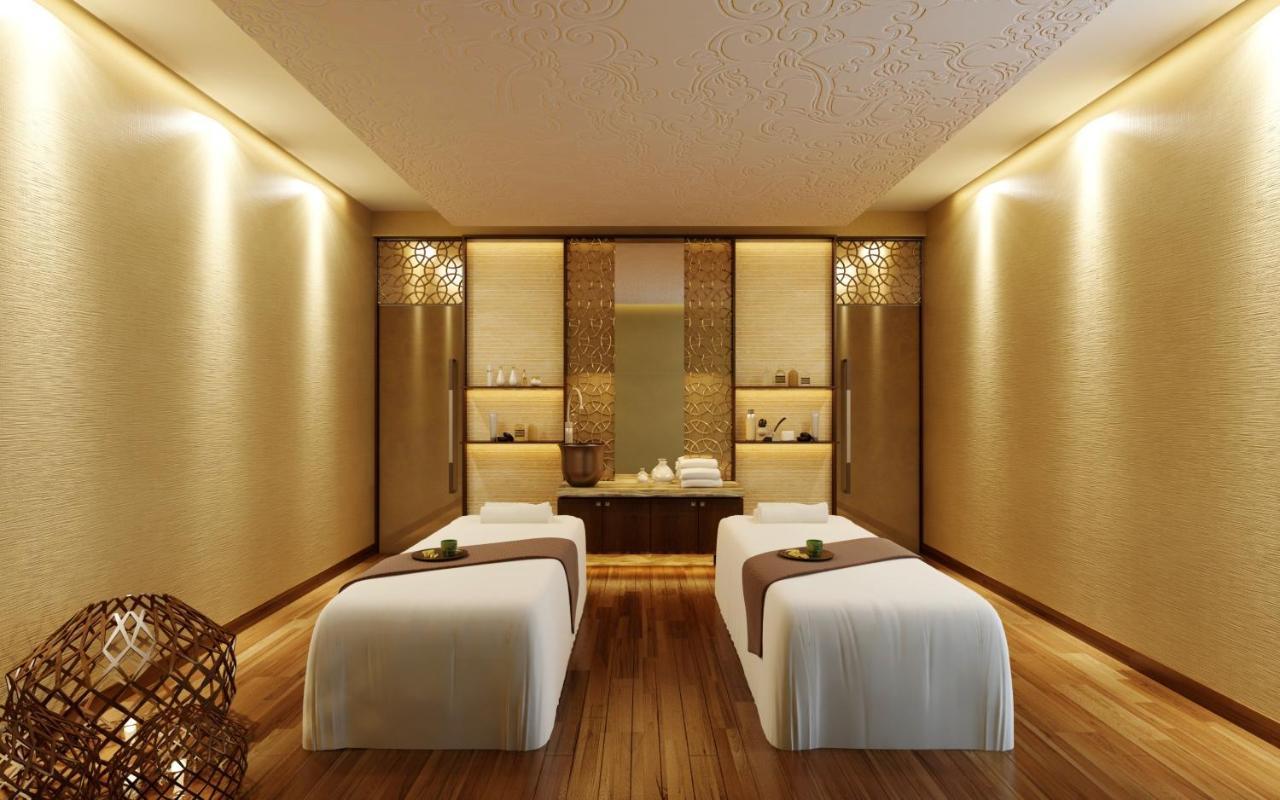 Courtyard By Marriott Raipur Hotel Exterior photo