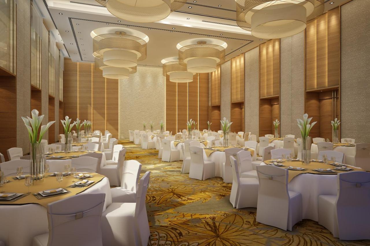 Courtyard By Marriott Raipur Hotel Exterior photo