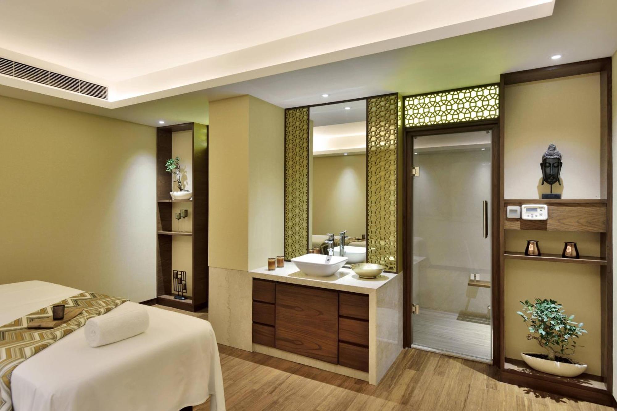 Courtyard By Marriott Raipur Hotel Exterior photo