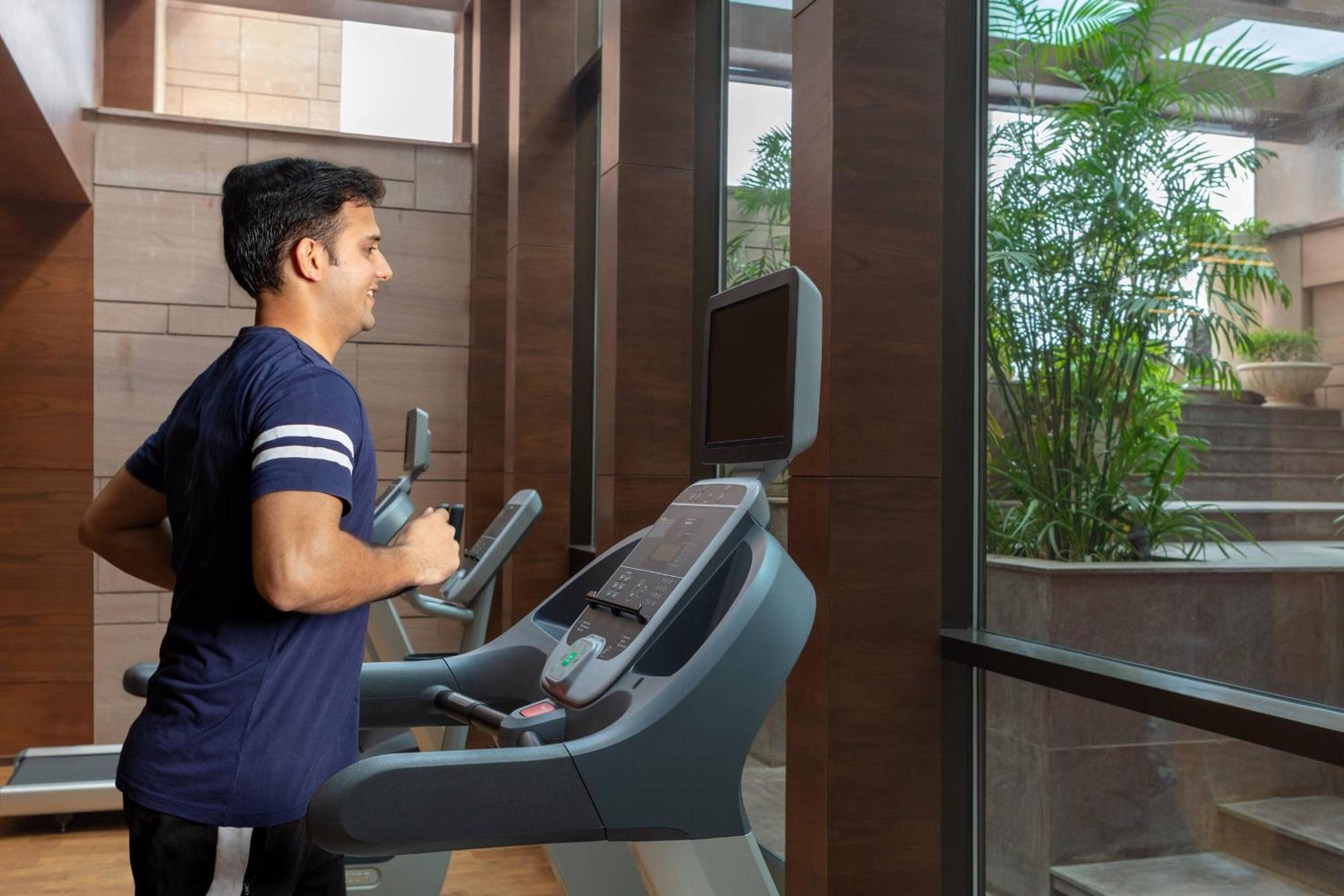 Courtyard By Marriott Raipur Hotel Exterior photo