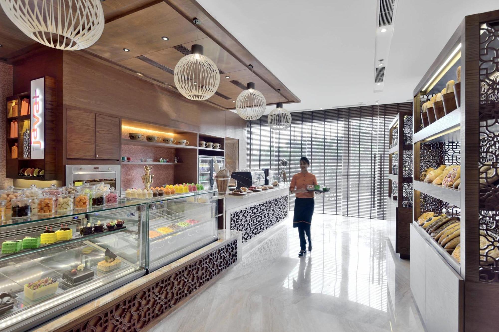 Courtyard By Marriott Raipur Hotel Exterior photo