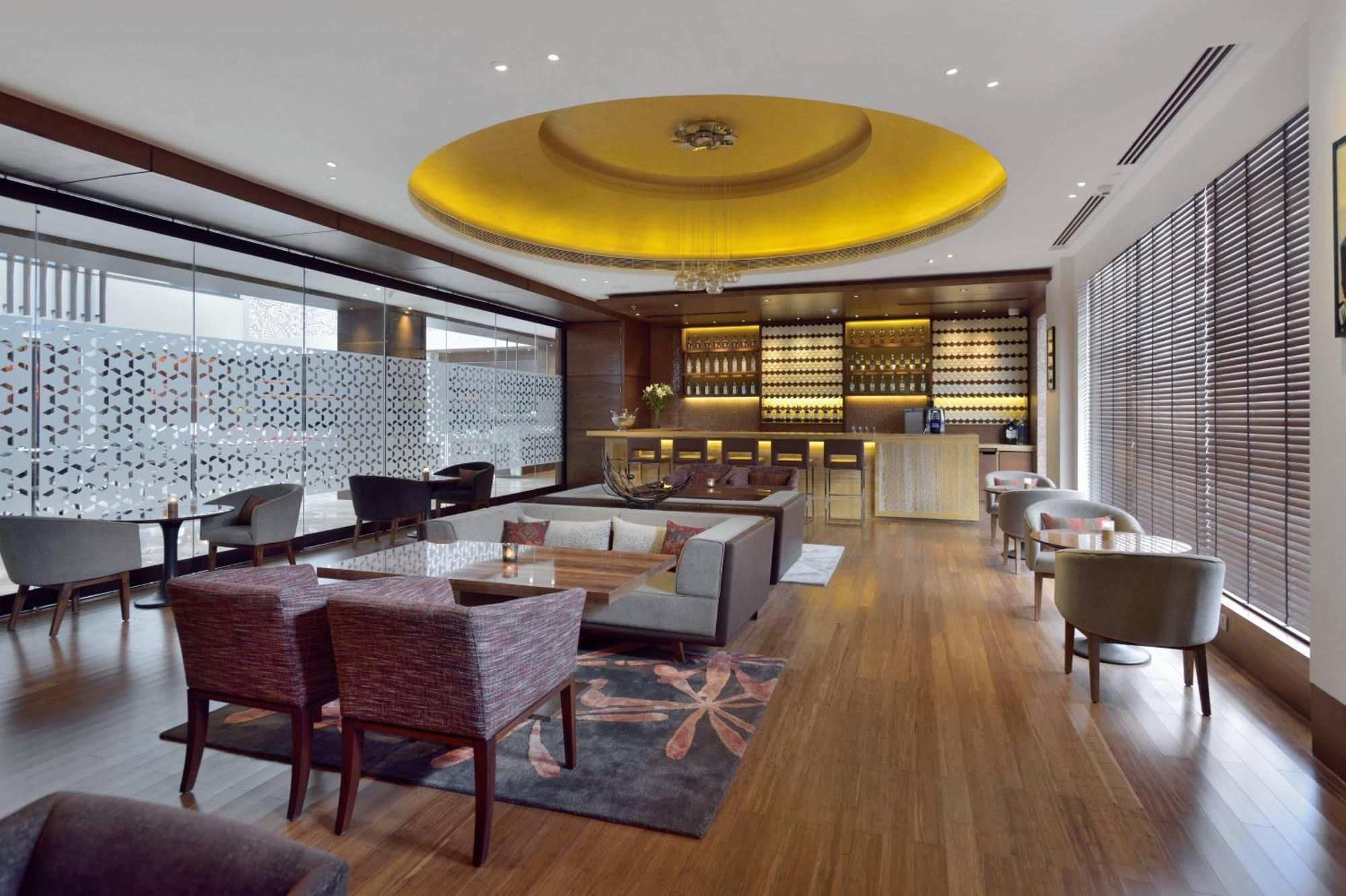 Courtyard By Marriott Raipur Hotel Exterior photo