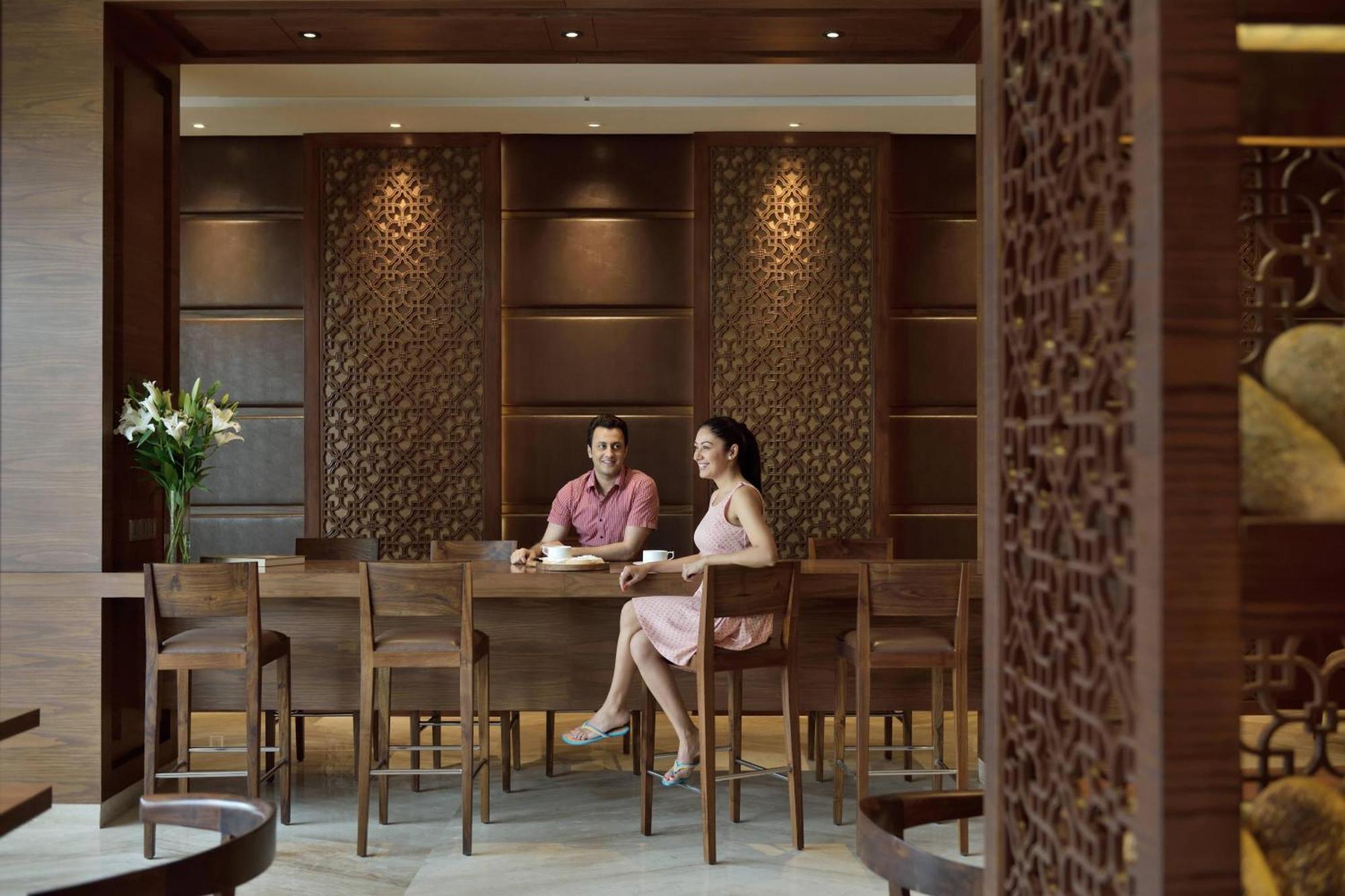 Courtyard By Marriott Raipur Hotel Exterior photo
