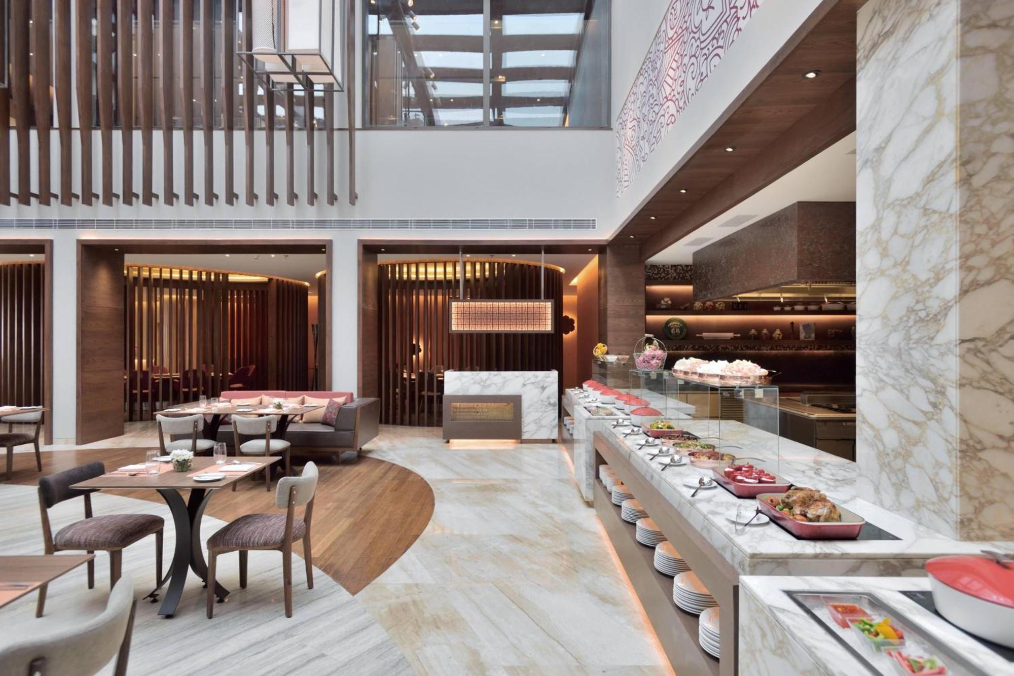 Courtyard By Marriott Raipur Hotel Exterior photo
