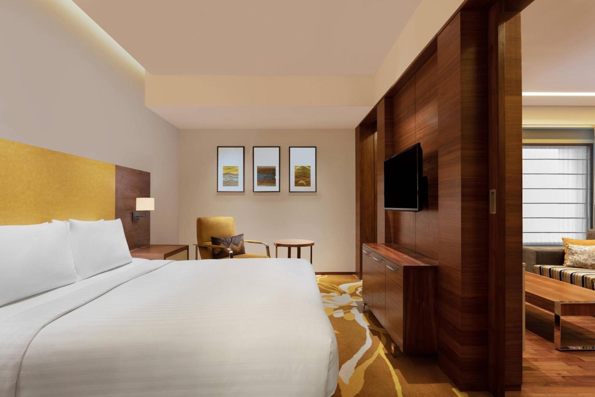 Courtyard By Marriott Raipur Hotel Exterior photo