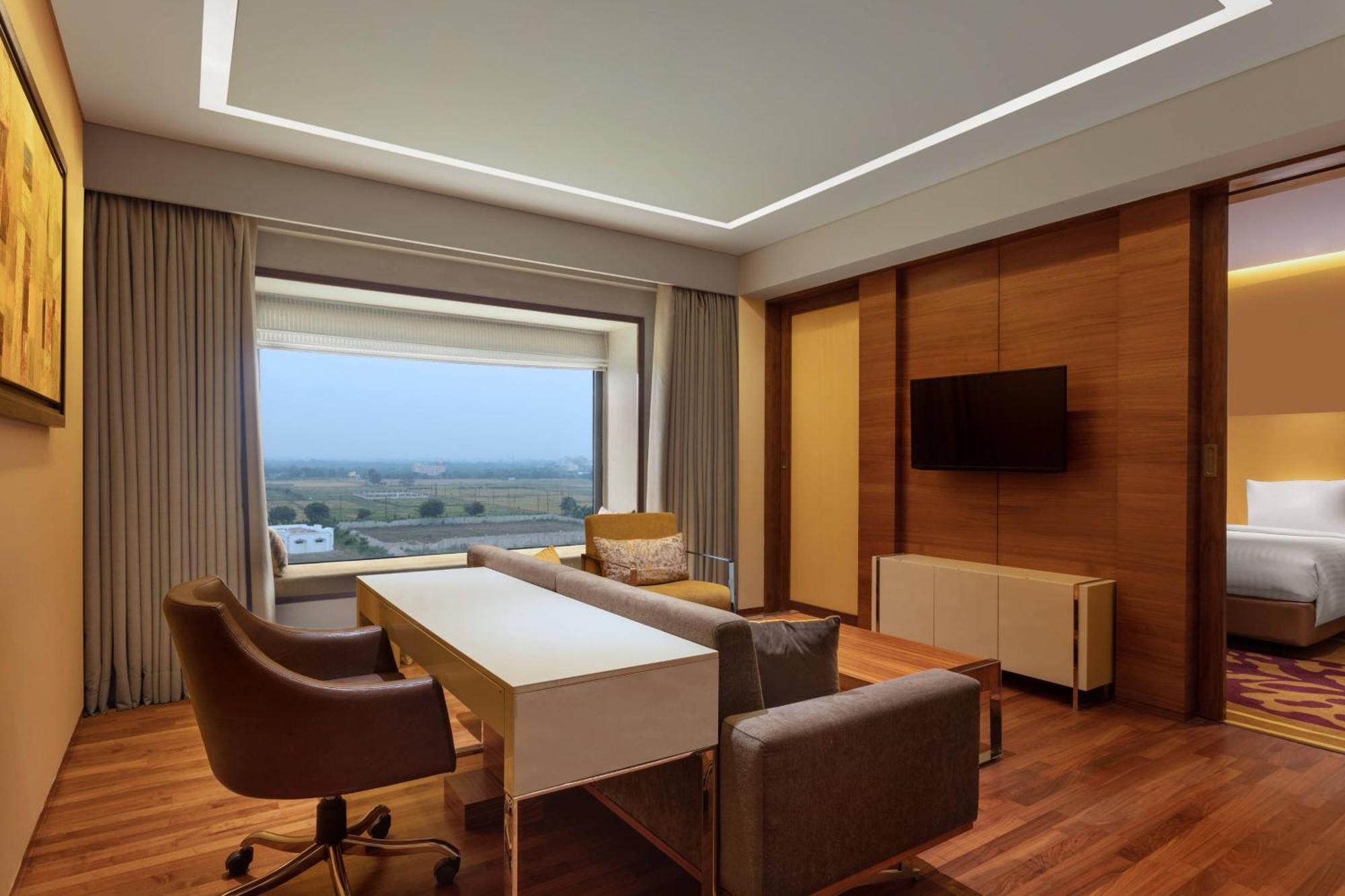 Courtyard By Marriott Raipur Hotel Exterior photo