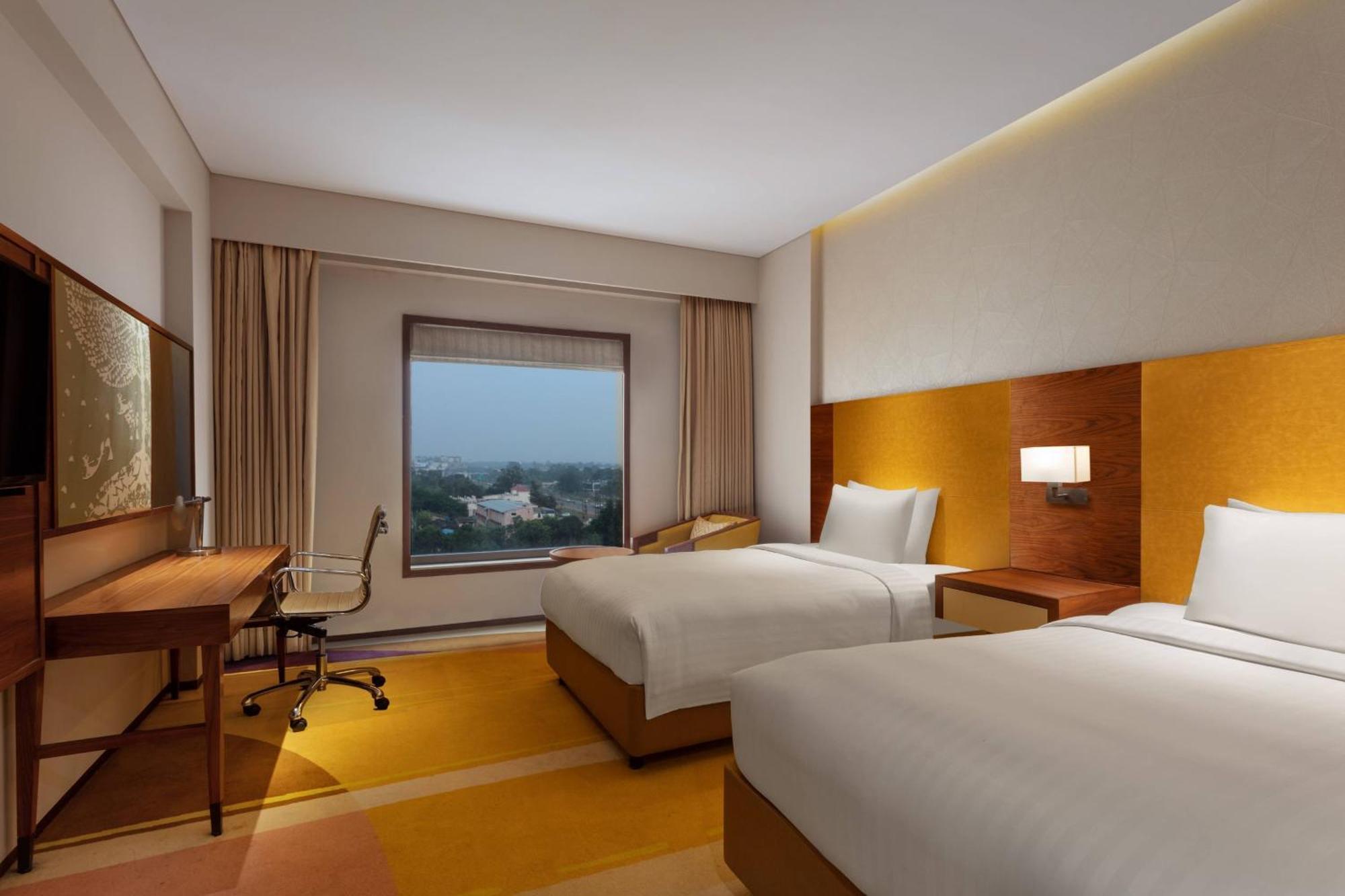 Courtyard By Marriott Raipur Hotel Exterior photo